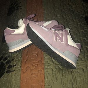 New Balance Tennis Shoes